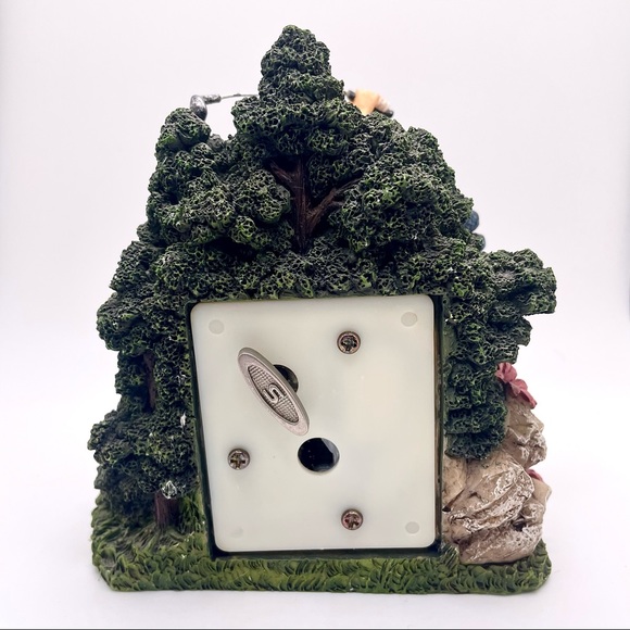 Country Club Classics Woman Golfer Musical Figurine by Character Collectibles - Picture 5 of 7